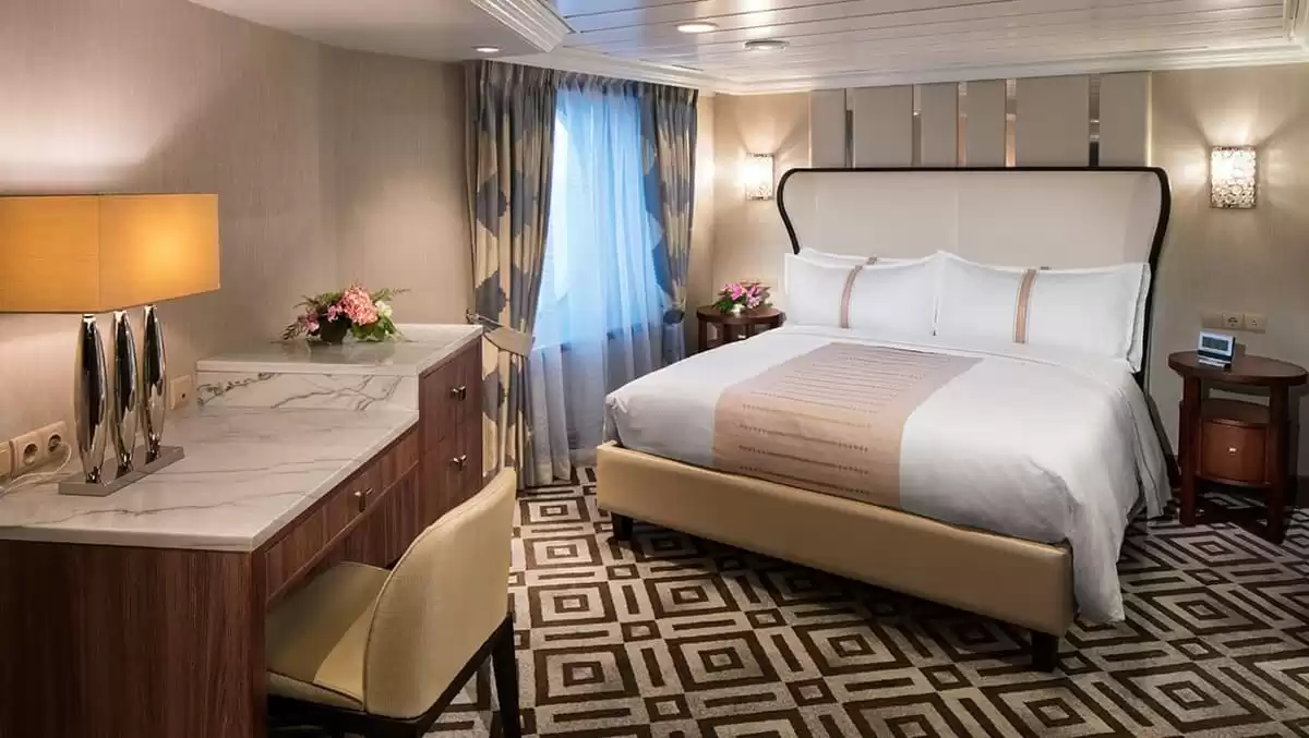 el Azamara Onward :   1