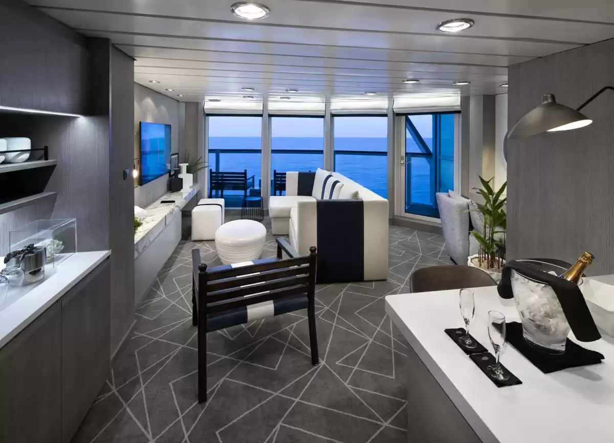 el Celebrity Infinity :   10