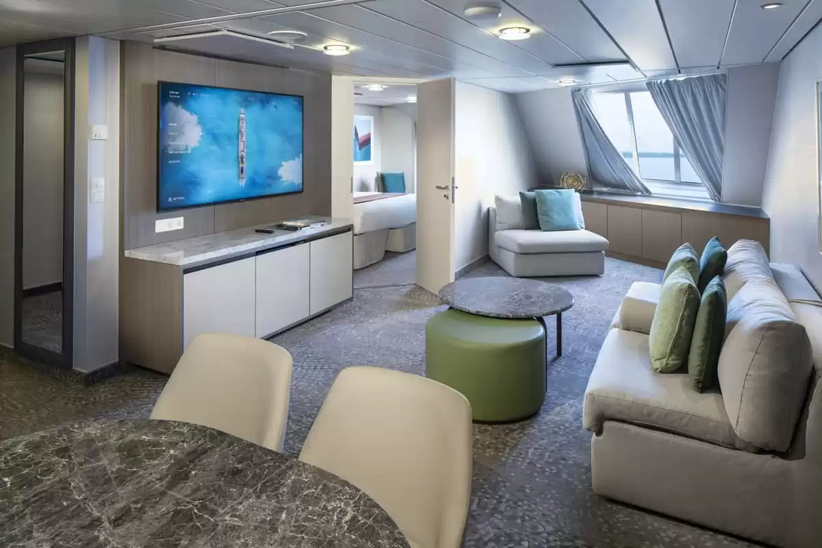 el Celebrity Silhouette :   25
