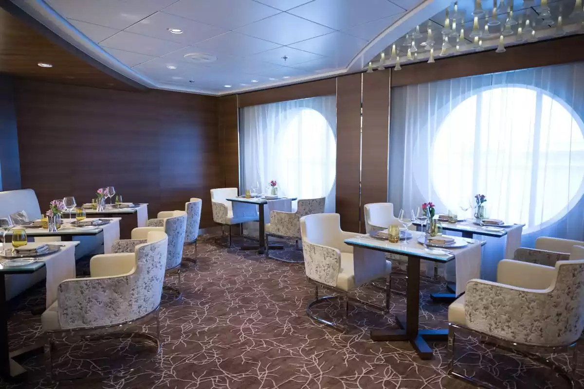 el Celebrity Summit :  cabine 3