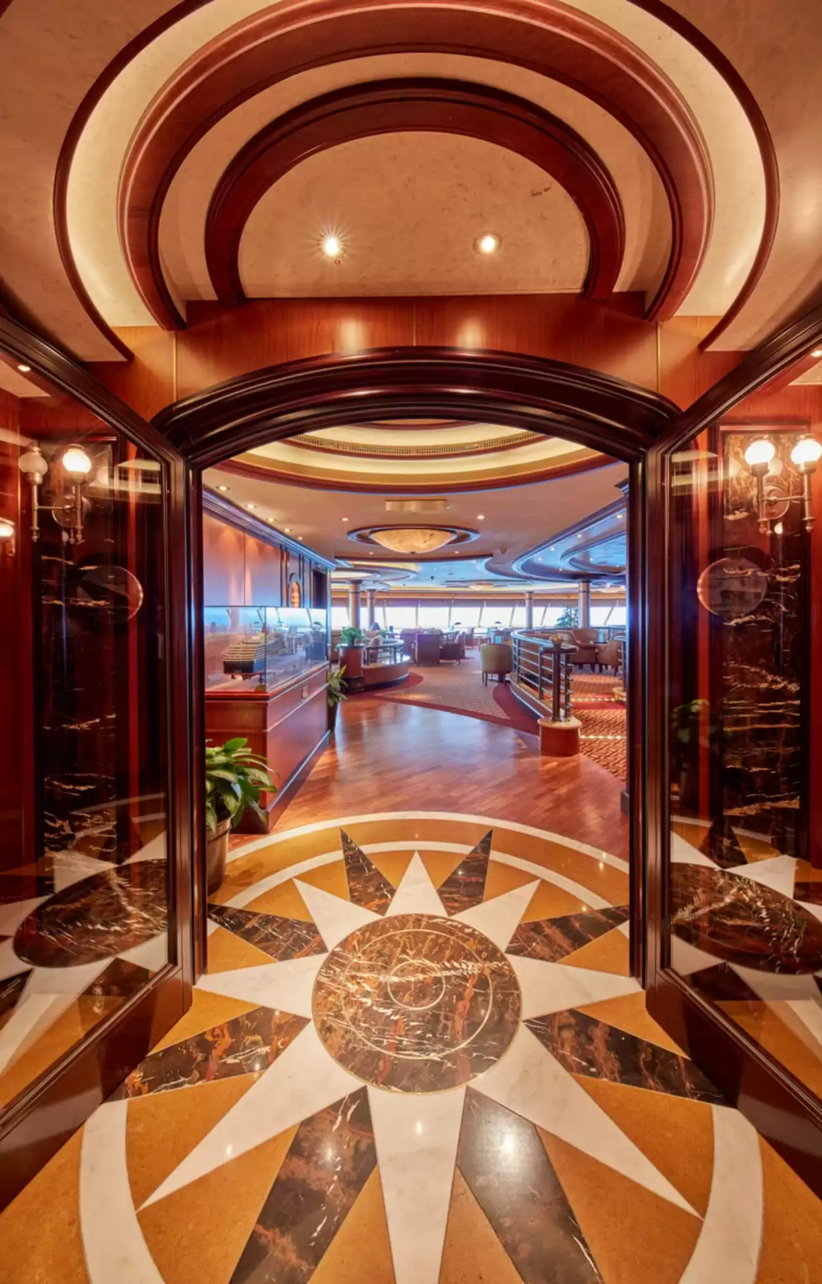 el Queen Elizabeth :  cabine 5