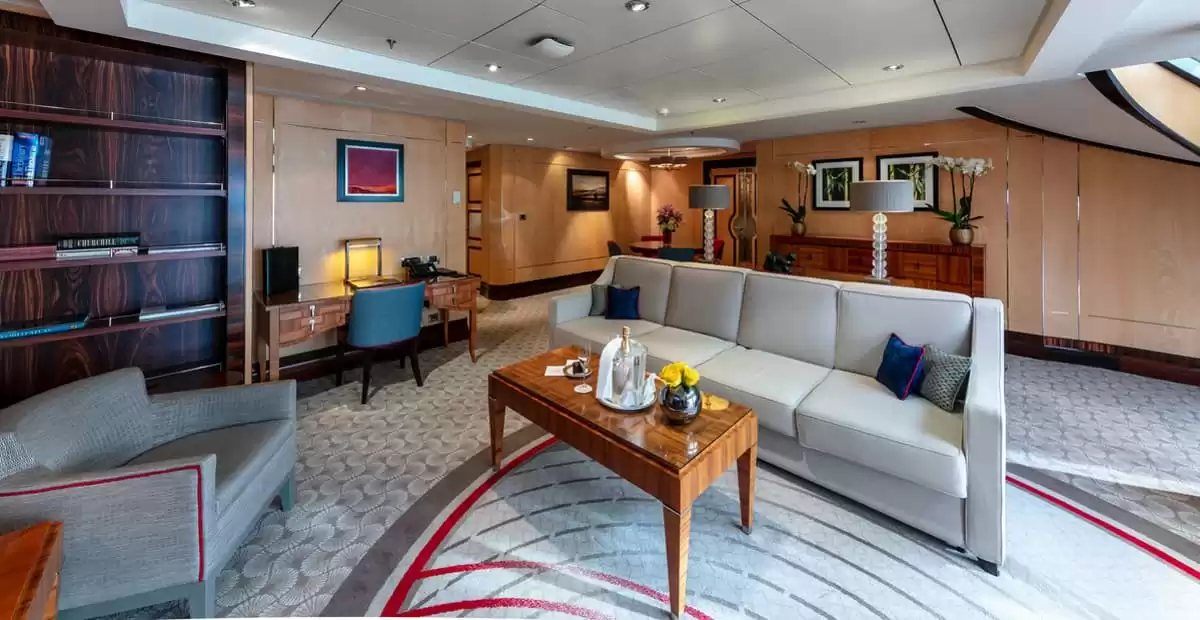 el Queen Mary 2 :   18