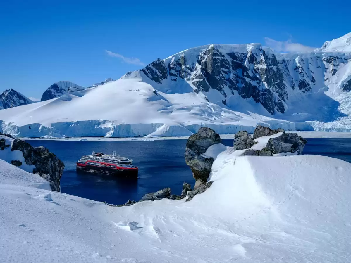 el MS Roald Amundsen :  cabine 27