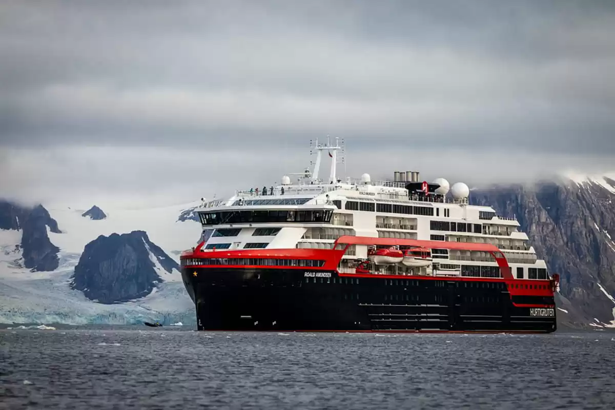 el MS Roald Amundsen :  cabine 90