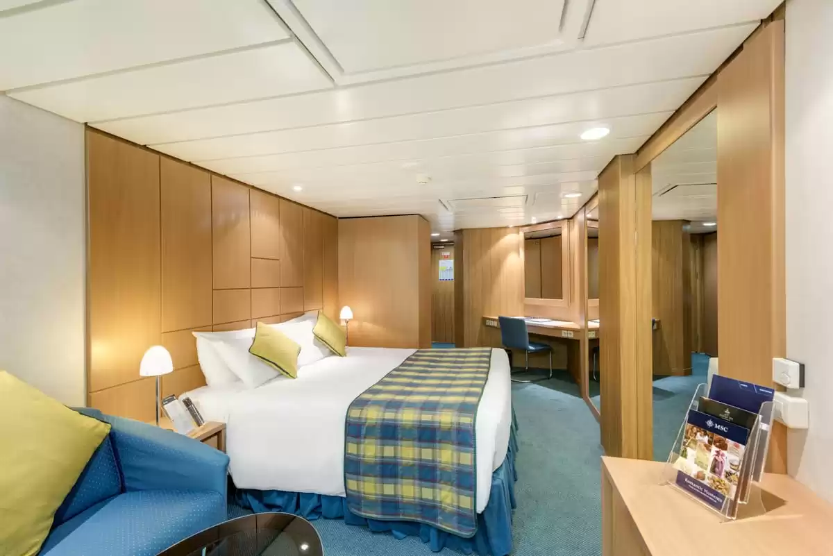 el MSC Armonia :   52