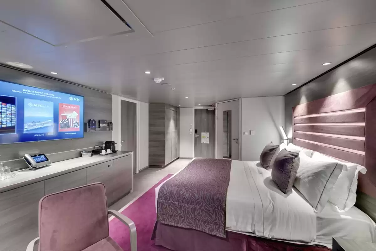 el MSC Bellissima :   64