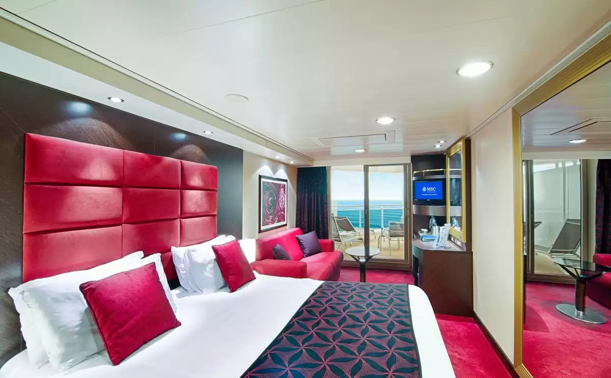 el MSC Divina :   49