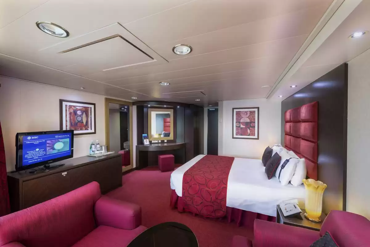 el MSC Fantasia :   2