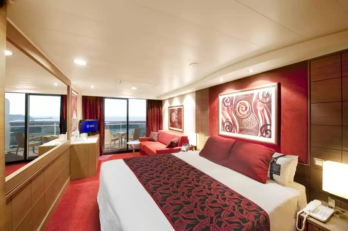 el MSC Magnifica :   2
