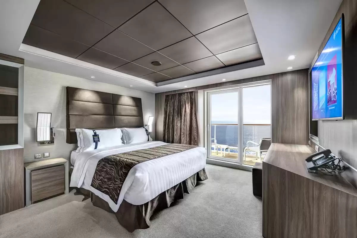 el MSC Meraviglia :   52