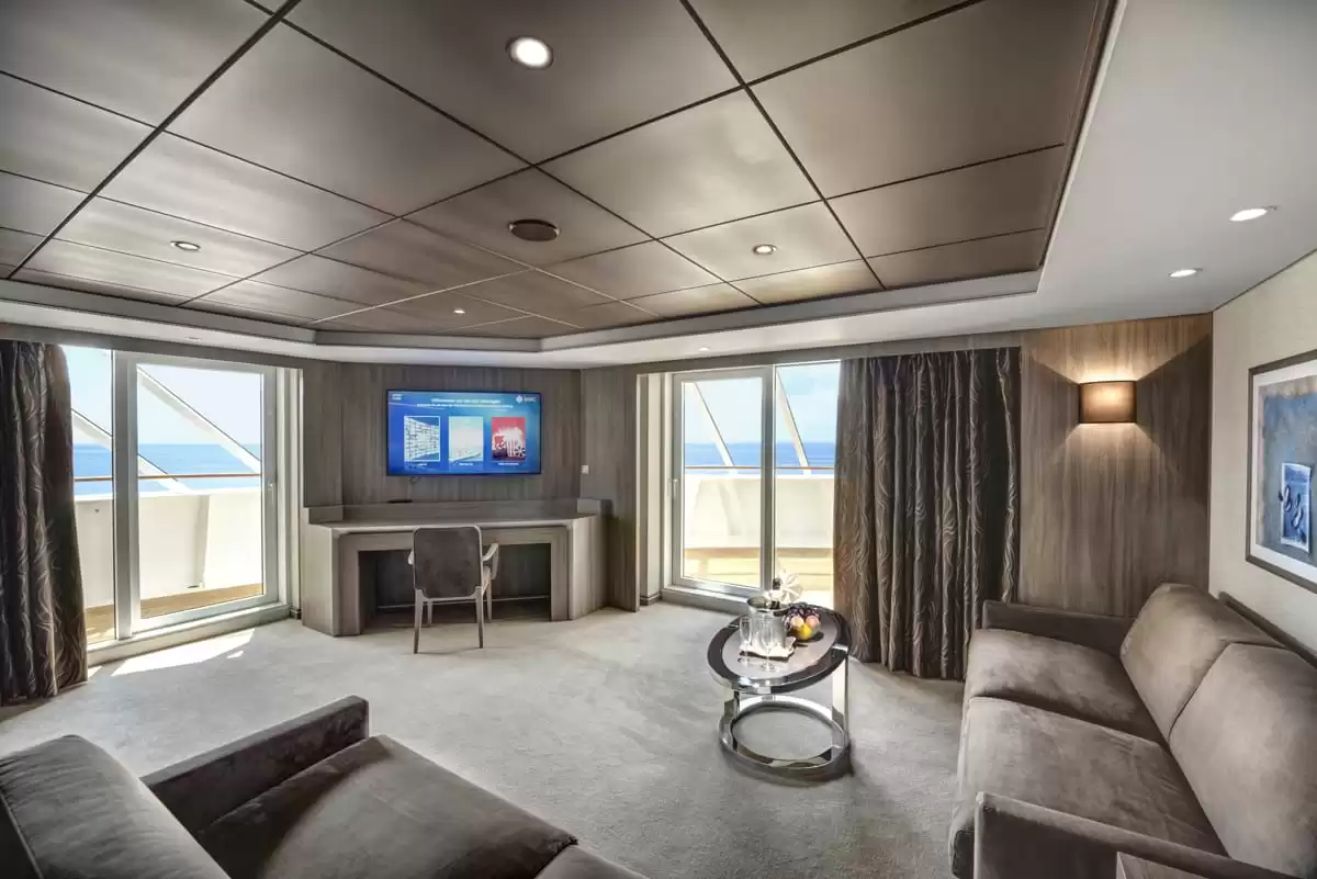 el MSC Meraviglia :   61