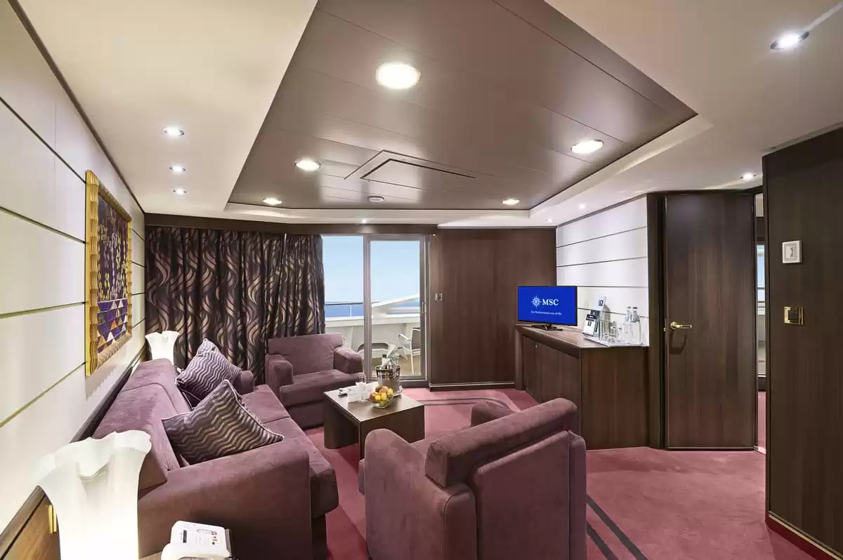 el MSC Preziosa :   8