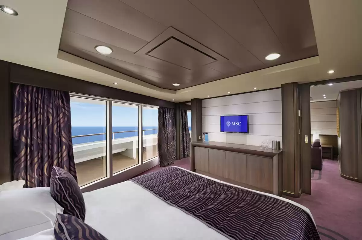 el MSC Preziosa :   7