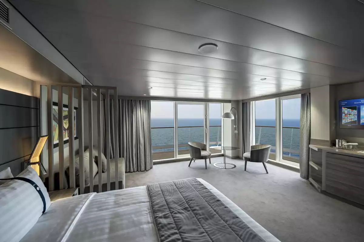 el MSC World America  :   44