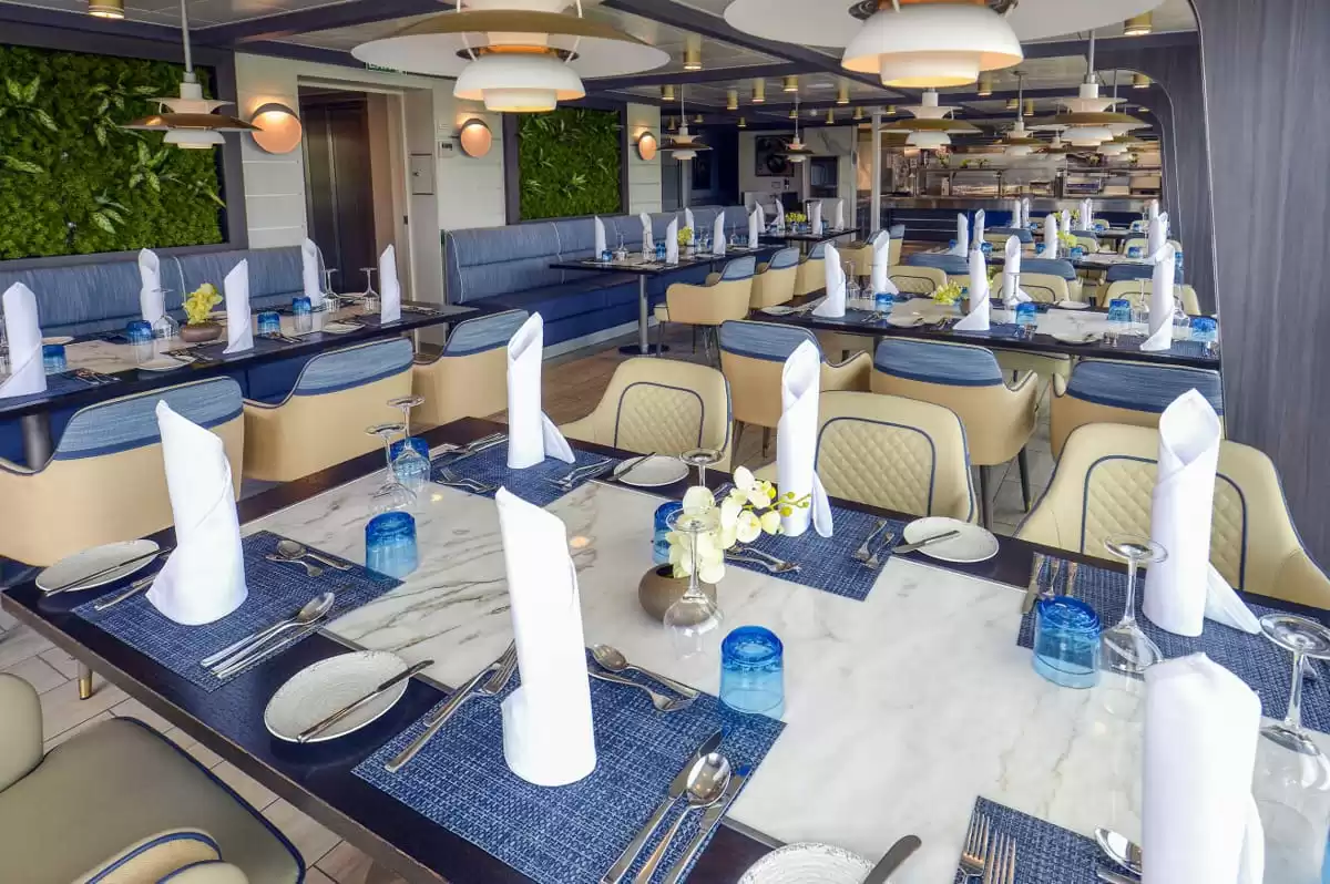 el Ocean Explorer :  cabine 6