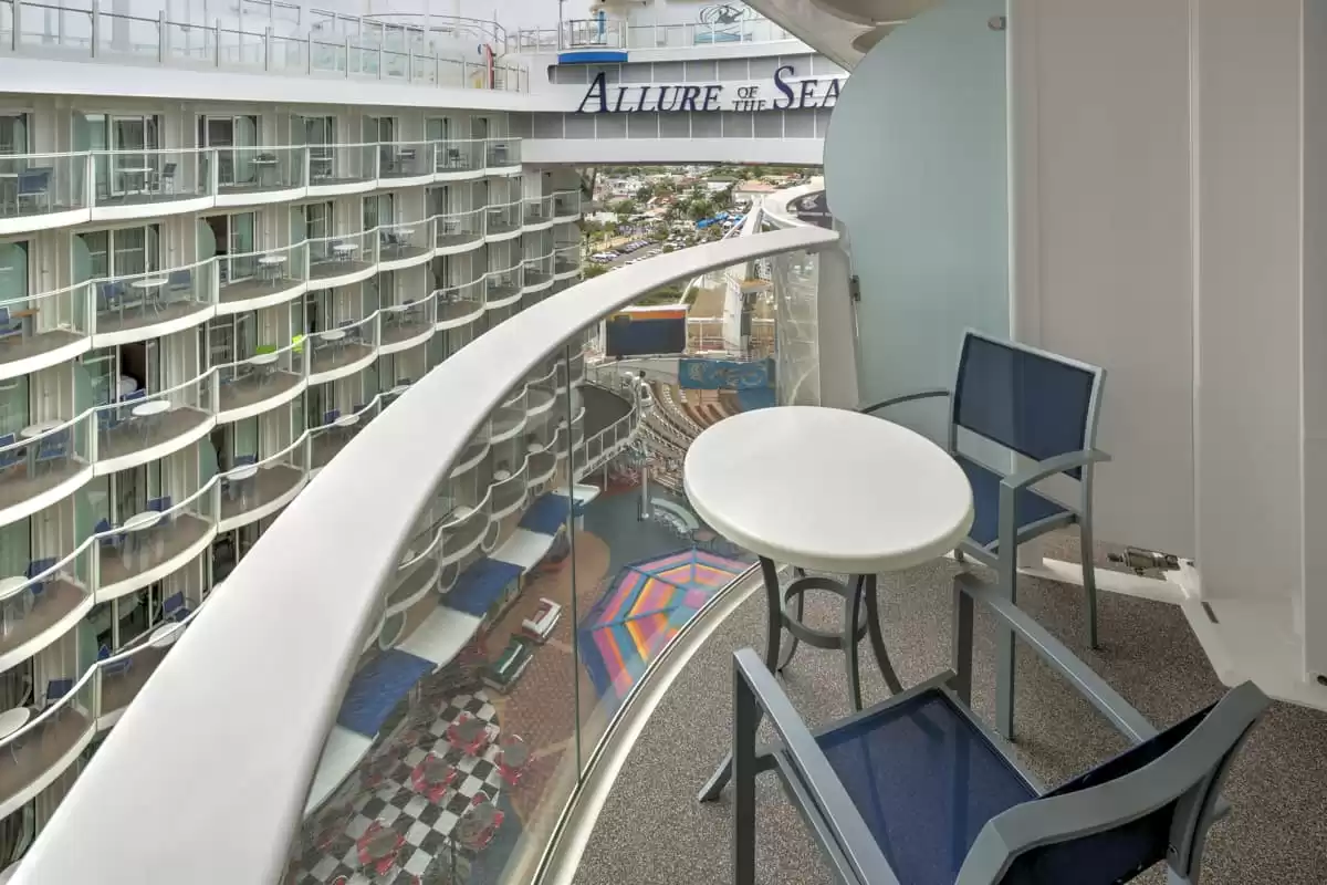el Allure of the Seas :   12