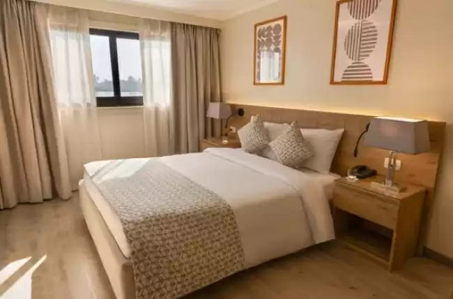 el RV Star of Luxor :   