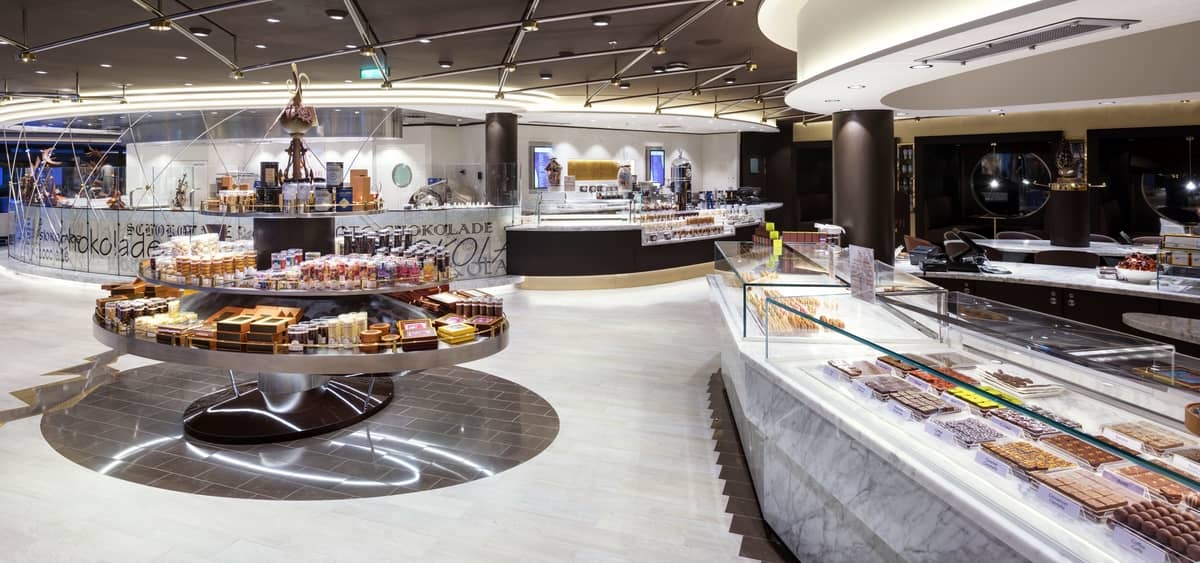 4- JEAN-PHILIPPE CHOCOLAT & CAFÉ <br> MOMENTOS GOURMET A BORDO