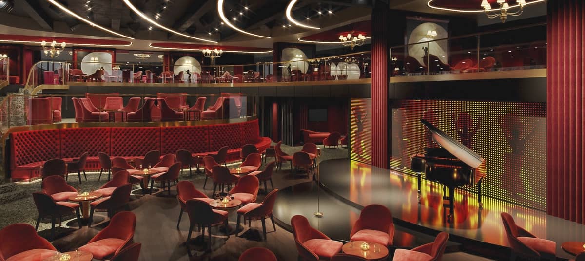 3- CABARET ROUGE <br> AMBIENTE ÍNTIMO Y ESPECTÁCULOS EN EL MAR