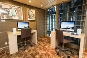 Celebrity iLounge℠ 