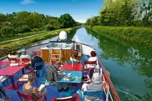 Salon/Bar et Terrasse