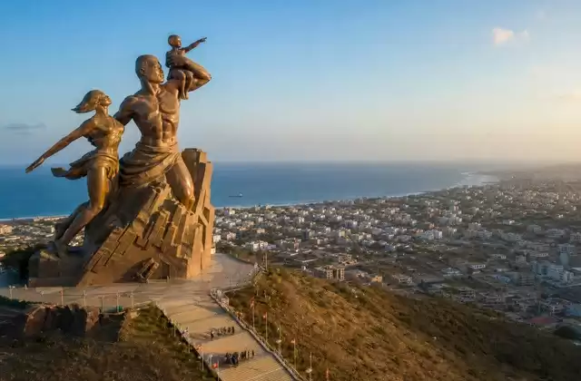 Monumento al Renacimiento Africano